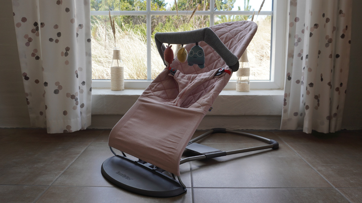 Wippe „Bliss“ von BabyBjörn – ein Retter im Alltag, Foto: Daniela Neuthor / makike.de